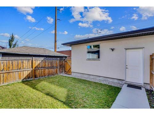 2214 1 Street Nw, Calgary, AB - Outdoor