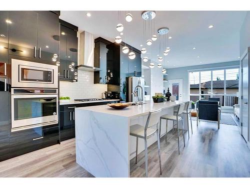 2214 1 Street Nw, Calgary, AB - Indoor Photo Showing Kitchen With Stainless Steel Kitchen With Upgraded Kitchen