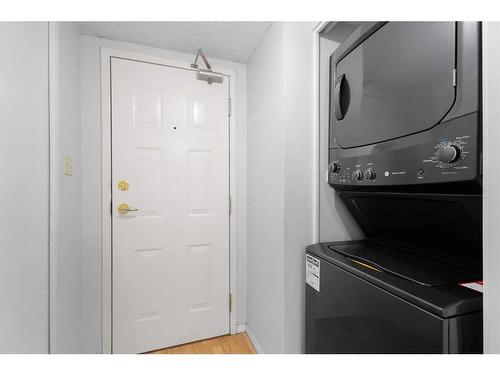 806-9800 Horton Road Sw, Calgary, AB - Indoor Photo Showing Laundry Room