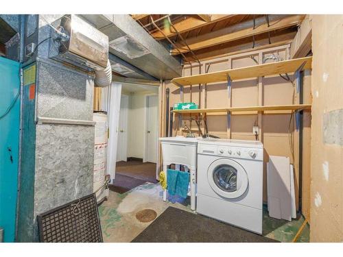 2030 27 Street Se, Calgary, AB - Indoor Photo Showing Laundry Room