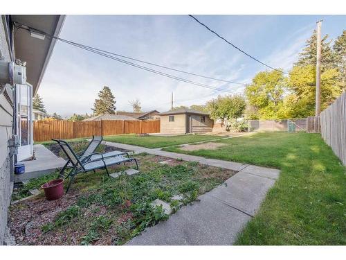 2030 27 Street Se, Calgary, AB - Outdoor