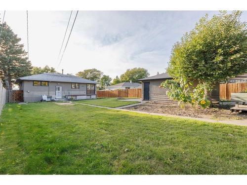 2030 27 Street Se, Calgary, AB - Outdoor