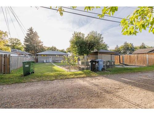 2030 27 Street Se, Calgary, AB - Outdoor