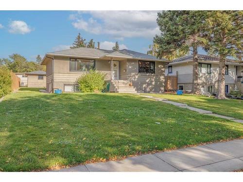 2030 27 Street Se, Calgary, AB - Outdoor