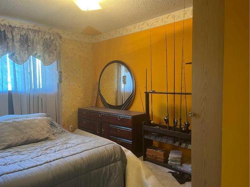 253129 Range Road 285 Street Ne, Rural Rocky View County, AB - Indoor Photo Showing Bedroom