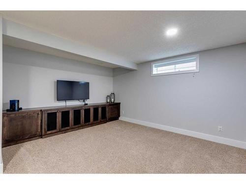 7866 Springbank Way Sw, Calgary, AB - Indoor Photo Showing Other Room