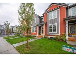 17 Carringvue Link NW Calgary, AB T3P 1K7