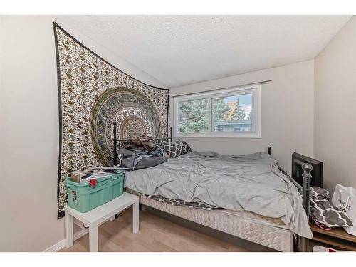 28-5315 53 Avenue Nw, Calgary, AB - Indoor Photo Showing Bedroom