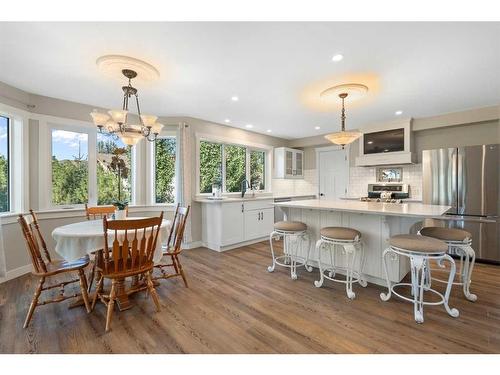 25 2 Street Se, High River, AB - Indoor Photo Showing Dining Room