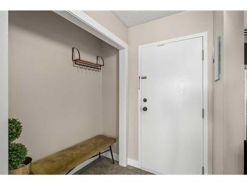 910-221 6 Avenue Se, Calgary, AB - Indoor Photo Showing Other Room