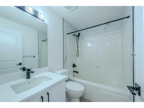 93 Coral Reef Crescent Ne, Calgary, AB - Indoor Photo Showing Bathroom