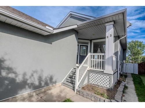 93 Coral Reef Crescent Ne, Calgary, AB - Outdoor