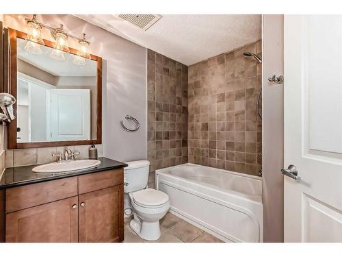 205-509 21 Avenue Sw, Calgary, AB - Indoor Photo Showing Bathroom