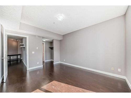 205-509 21 Avenue Sw, Calgary, AB - Indoor Photo Showing Other Room