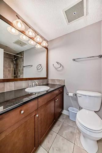 205-509 21 Avenue Sw, Calgary, AB - Indoor Photo Showing Bathroom