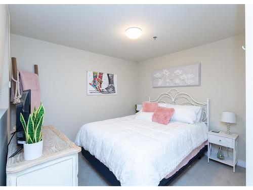 115-235 9A Street Nw, Calgary, AB - Indoor Photo Showing Bedroom