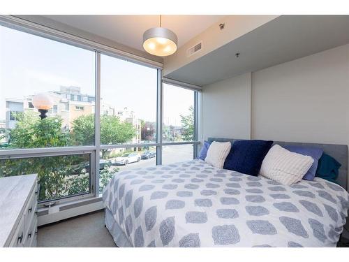 115-235 9A Street Nw, Calgary, AB - Indoor Photo Showing Bedroom