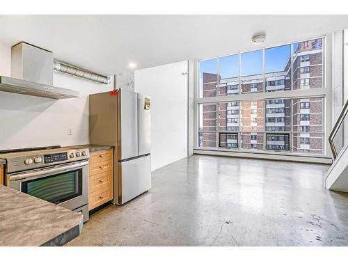 604-535 8 Avenue Se, Calgary, AB - Indoor Photo Showing Kitchen