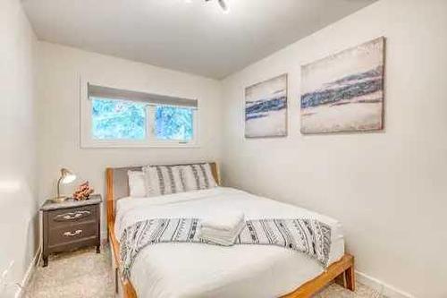 2715 63 Avenue Sw, Calgary, AB - Indoor Photo Showing Bedroom