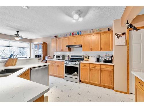 132 Tuscany Hills Circle Nw, Calgary, AB - Indoor Photo Showing Kitchen