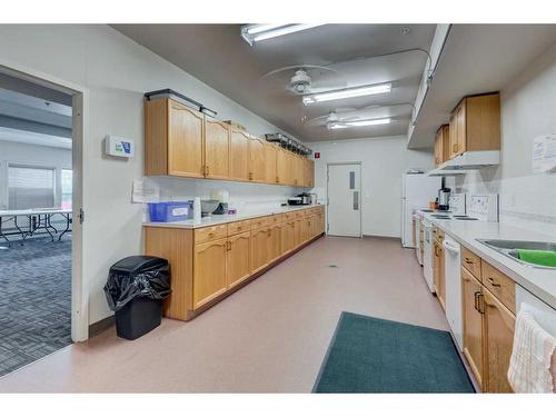 110-3 Parklane Way, Strathmore, AB - Indoor Photo Showing Kitchen