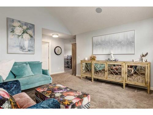 7 Tuscany Estates Close Nw, Calgary, AB - Indoor Photo Showing Living Room