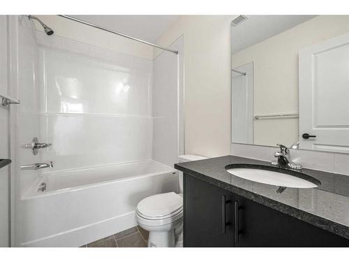 6301-15 Sage Meadows Landing Nw, Calgary, AB - Indoor Photo Showing Bathroom