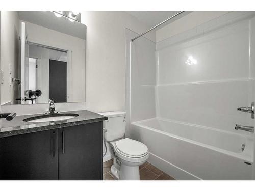 6301-15 Sage Meadows Landing Nw, Calgary, AB - Indoor Photo Showing Bathroom