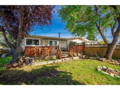 236 Huntwell Court Ne, Calgary, AB - Outdoor