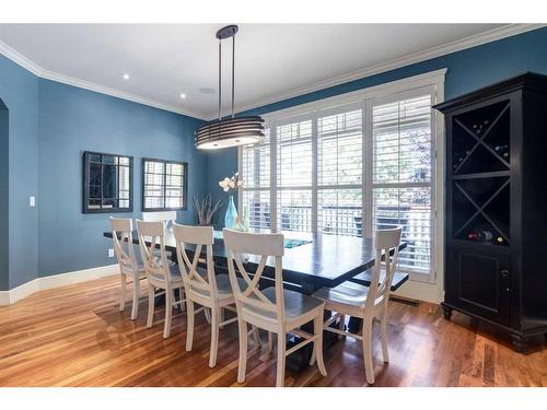 2031 Bowness Road Nw, Calgary, AB - Indoor Photo Showing Dining Room