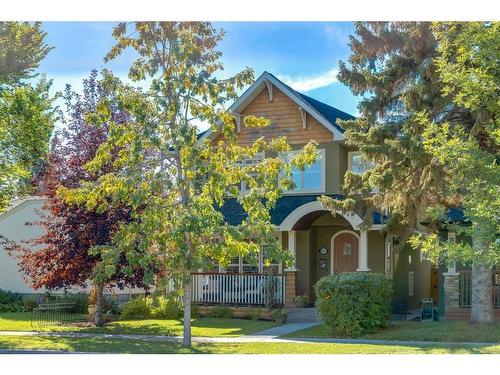 2031 Bowness Road Nw, Calgary, AB - Outdoor