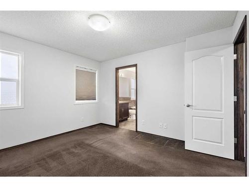 144 Evansborough Crescent Nw, Calgary, AB - Indoor Photo Showing Other Room