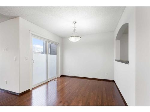 144 Evansborough Crescent Nw, Calgary, AB - Indoor Photo Showing Other Room