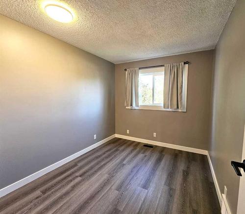 5134 42 Street, Olds, AB - Indoor Photo Showing Other Room