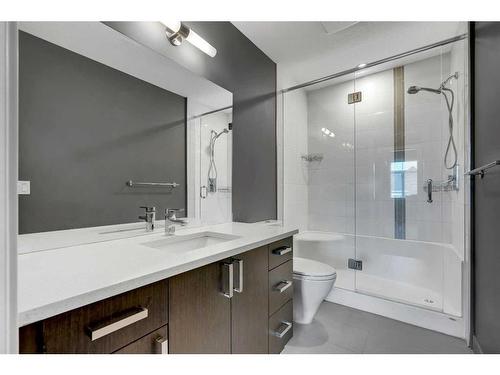 304-28 Auburn Bay Link Se, Calgary, AB - Indoor Photo Showing Bathroom