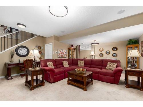 16 Emberside Green, Cochrane, AB - Indoor Photo Showing Living Room