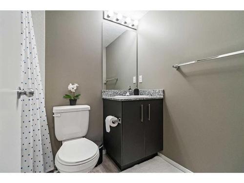 2220-4641 128 Avenue Ne, Calgary, AB - Indoor Photo Showing Bathroom