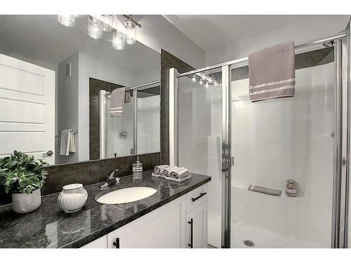 41 Sora Gate Se, Calgary, AB - Indoor Photo Showing Bathroom