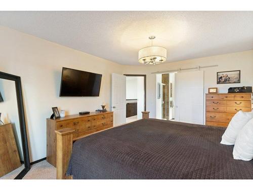 35 Brightonwoods Grove Se, Calgary, AB - Indoor Photo Showing Bedroom