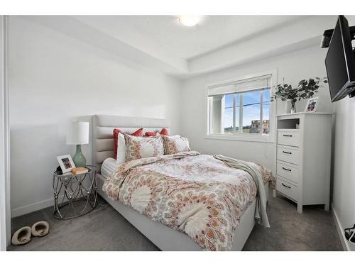 122-4 Sage Hill Terrace Nw, Calgary, AB - Indoor Photo Showing Bedroom