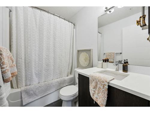 122-4 Sage Hill Terrace Nw, Calgary, AB - Indoor Photo Showing Bathroom