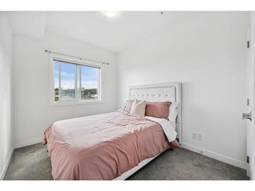 122-4 Sage Hill Terrace Nw, Calgary, AB - Indoor Photo Showing Bedroom