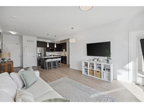 122-4 Sage Hill Terrace Nw, Calgary, AB - Indoor Photo Showing Living Room