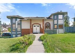 151 Edelweiss Place NW Calgary, AB T3A 3R5