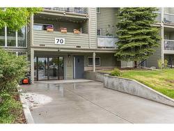 2135-70 Glamis Drive SW Calgary, AB T3E 6T6