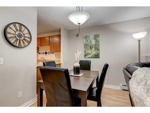 2135-70 Glamis Drive Sw, Calgary, AB - Indoor Photo Showing Dining Room