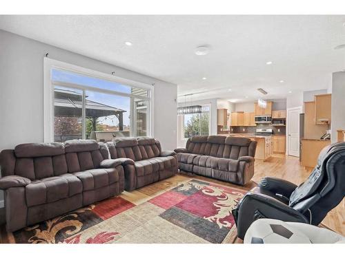 124 Willowmere Way Nw, Chestermere, AB - Indoor Photo Showing Living Room