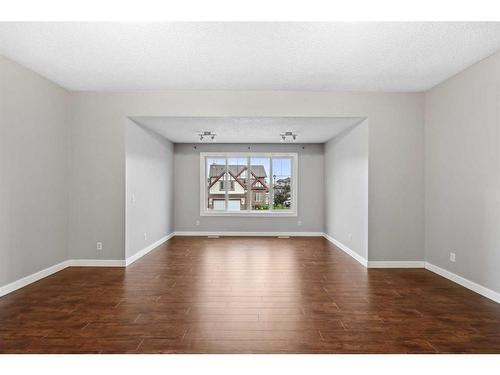 124 Willowmere Way Nw, Chestermere, AB - Indoor Photo Showing Living Room