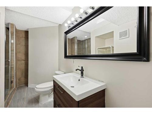 124 Willowmere Way Nw, Chestermere, AB - Indoor Photo Showing Bathroom