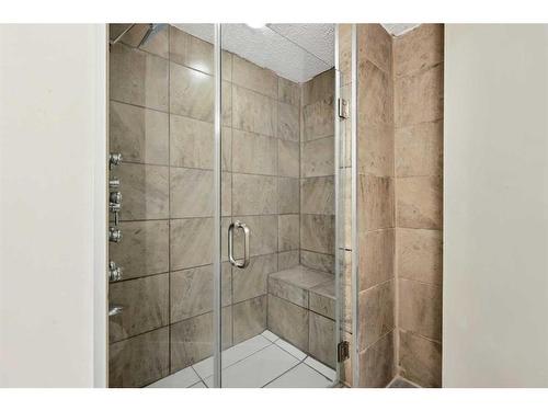 124 Willowmere Way Nw, Chestermere, AB - Indoor Photo Showing Bathroom